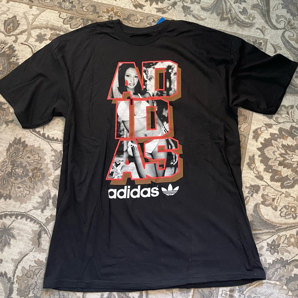 Adidas’s Graphic Tee Size XL Mens